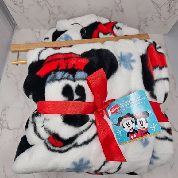 NWT Disney Mickey Mouse Santa Christmas Holiday Faux Fur Throw Blanket 50x70 - Picture 4 of 4